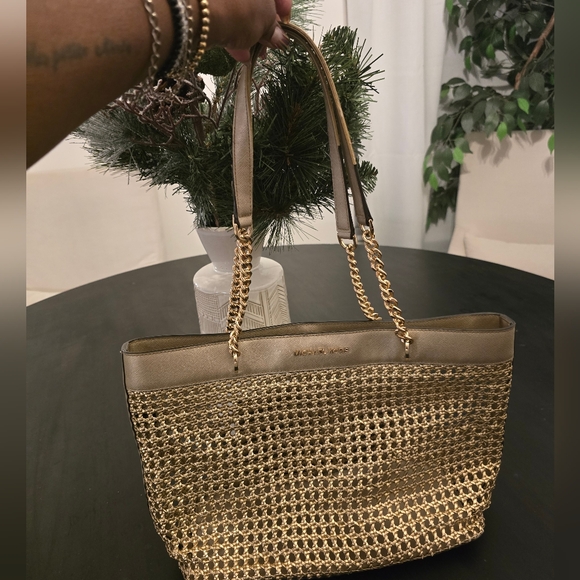 Micheal kors gold woven leather tote with gold chain straps - Picture 2 of 5